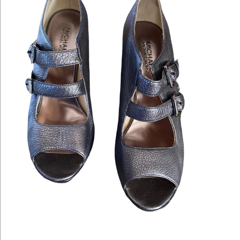 Michael Kors silver/pewter open toe 4 1/2 inch stilettos. Size 9 M like new! - Picture 3 of 11